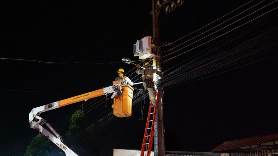 Modernização da iluminação pública chega a 30% e avança por todas as regiões de Foz do Iguaçu