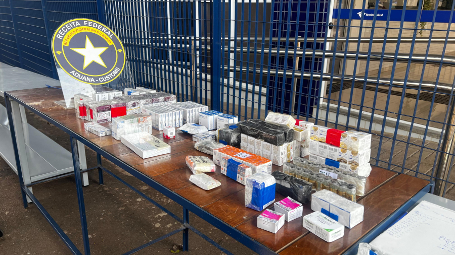 Receita Federal apreende medicamentos emagrecedores em mala de passageira
