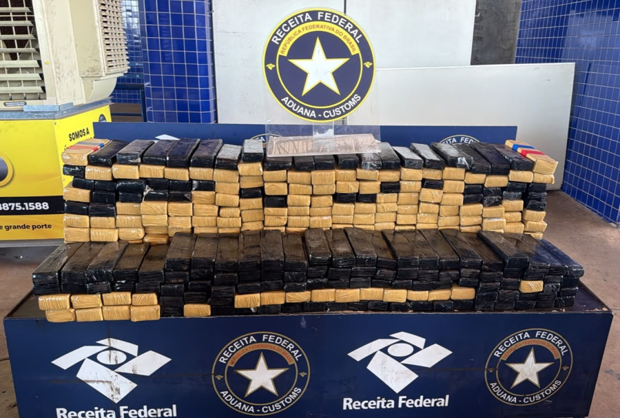 Receita Federal retém mais de 250 kg de substância análoga à maconha em fiscalização na Aduana da Ponte da Amizade