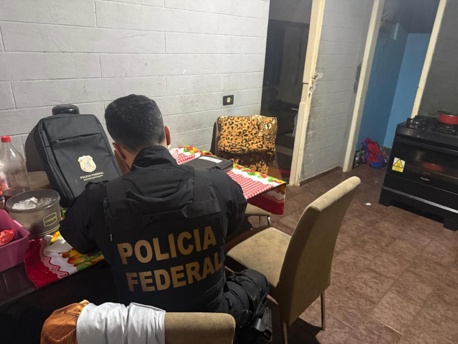 PF cumpre mandados por crimes eleitorais em Santa Terezinha de Itaipu